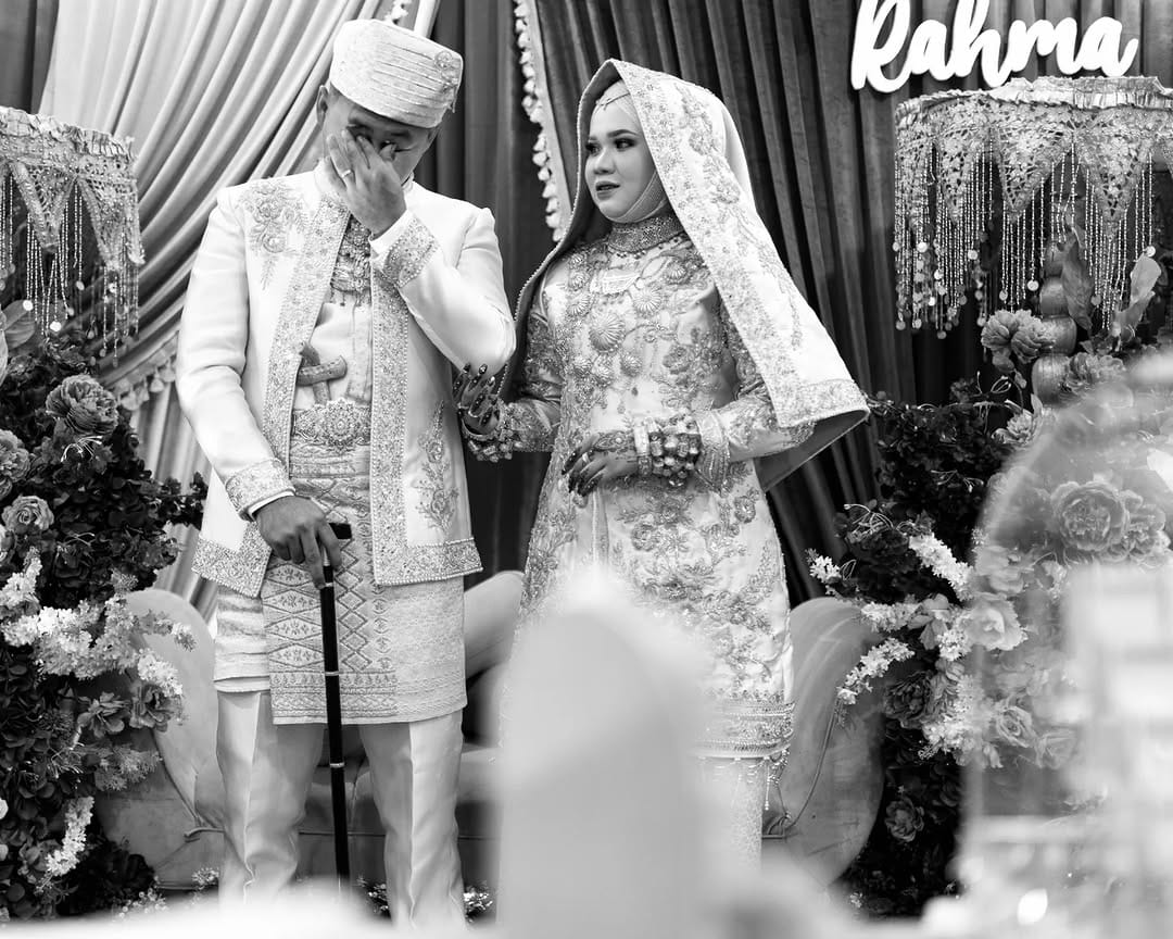 Post 3 by #Photographerpadang on Instagram (carousel)
