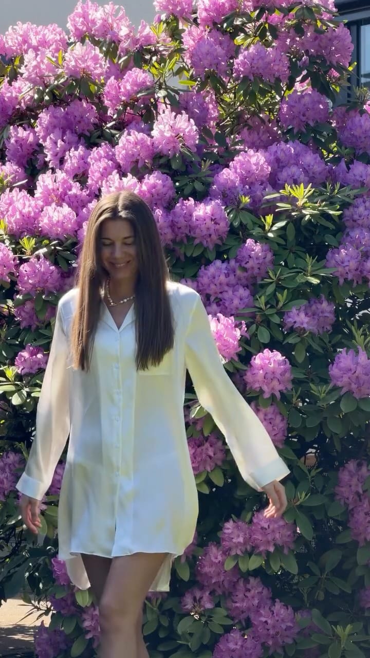 Post 2 by 𝐍𝐀𝐓𝐀 on Instagram (video)