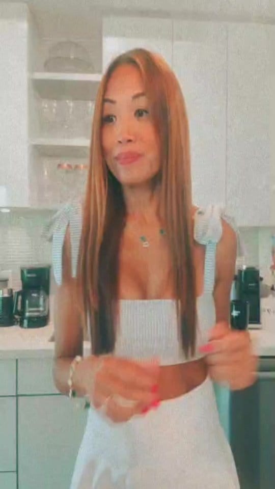 Post 1 by Lorelyn's Gourmet Desserts on Instagram (video)