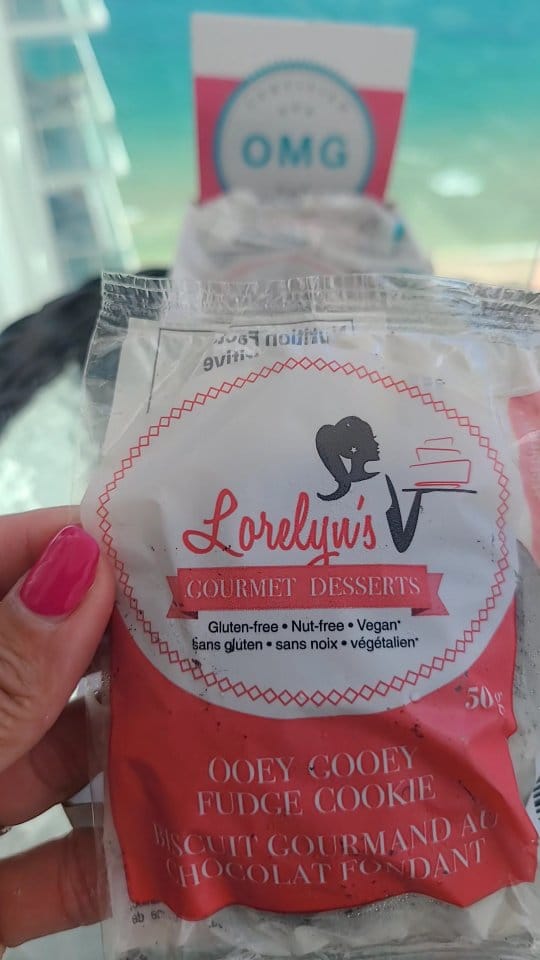 Post 10 by Lorelyn's Gourmet Desserts on Instagram (video)