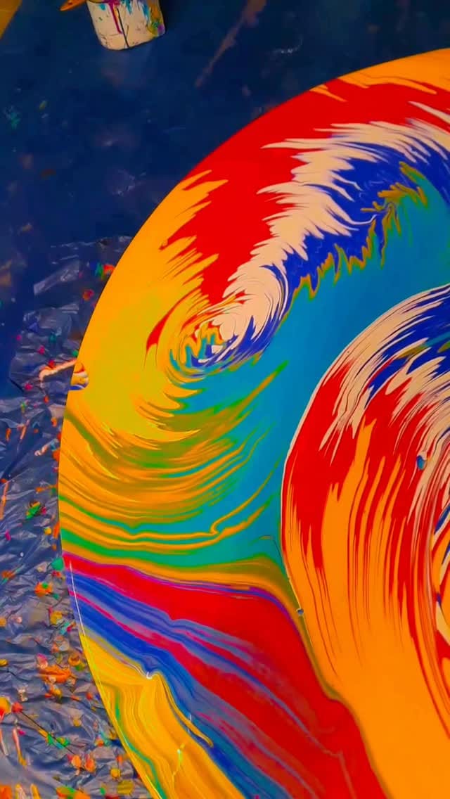 Post 8 by Lokmanca resin art on Instagram (video)