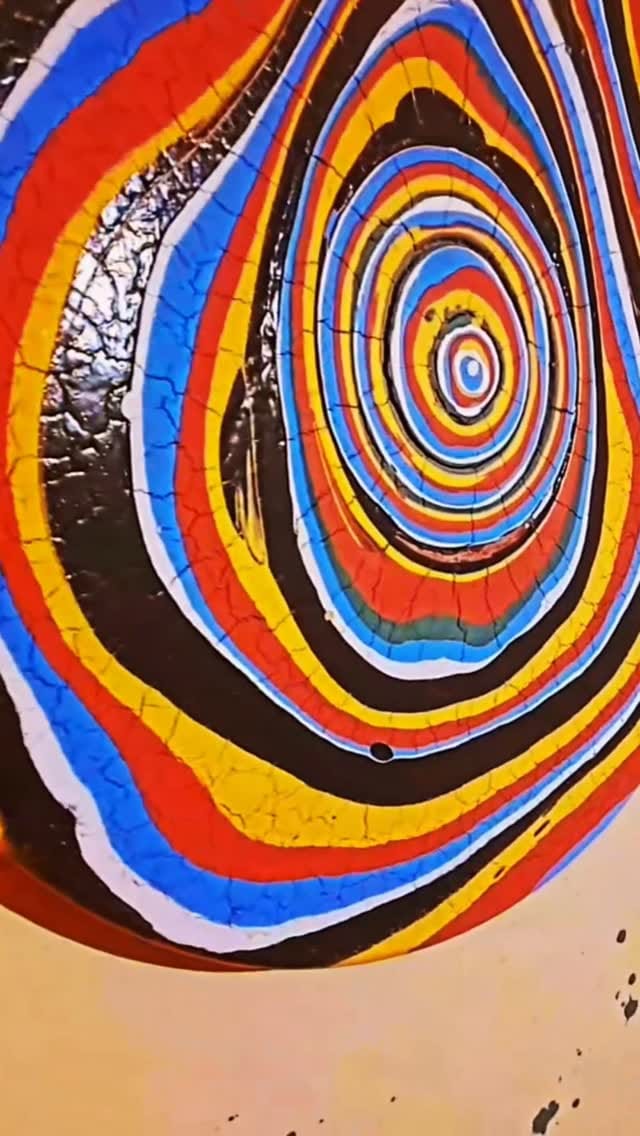 Post 2 by Lokmanca resin art on Instagram (video)