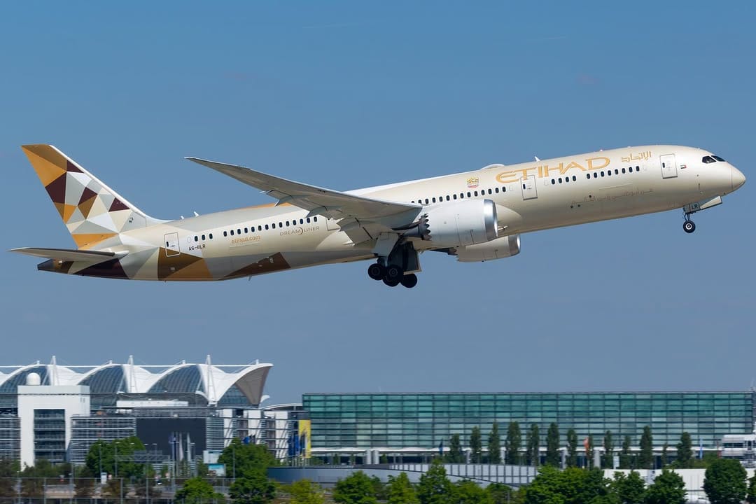 Post 8 by BASTI | Plane Photographer on Instagram (image)