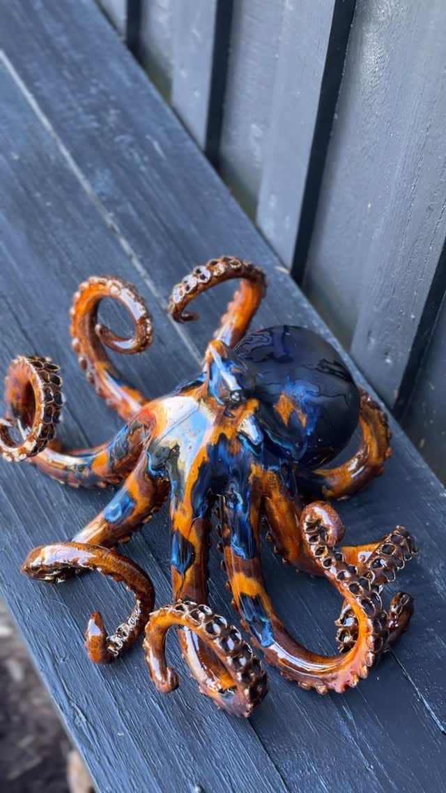 Post 4 by Mia Alajääskö- Ceramic artist 🇸🇪 on Instagram (video)