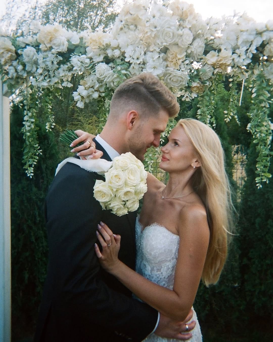 Post 5 by Martyna Czarnynoga Hochzeitsfotografie on Instagram (carousel)