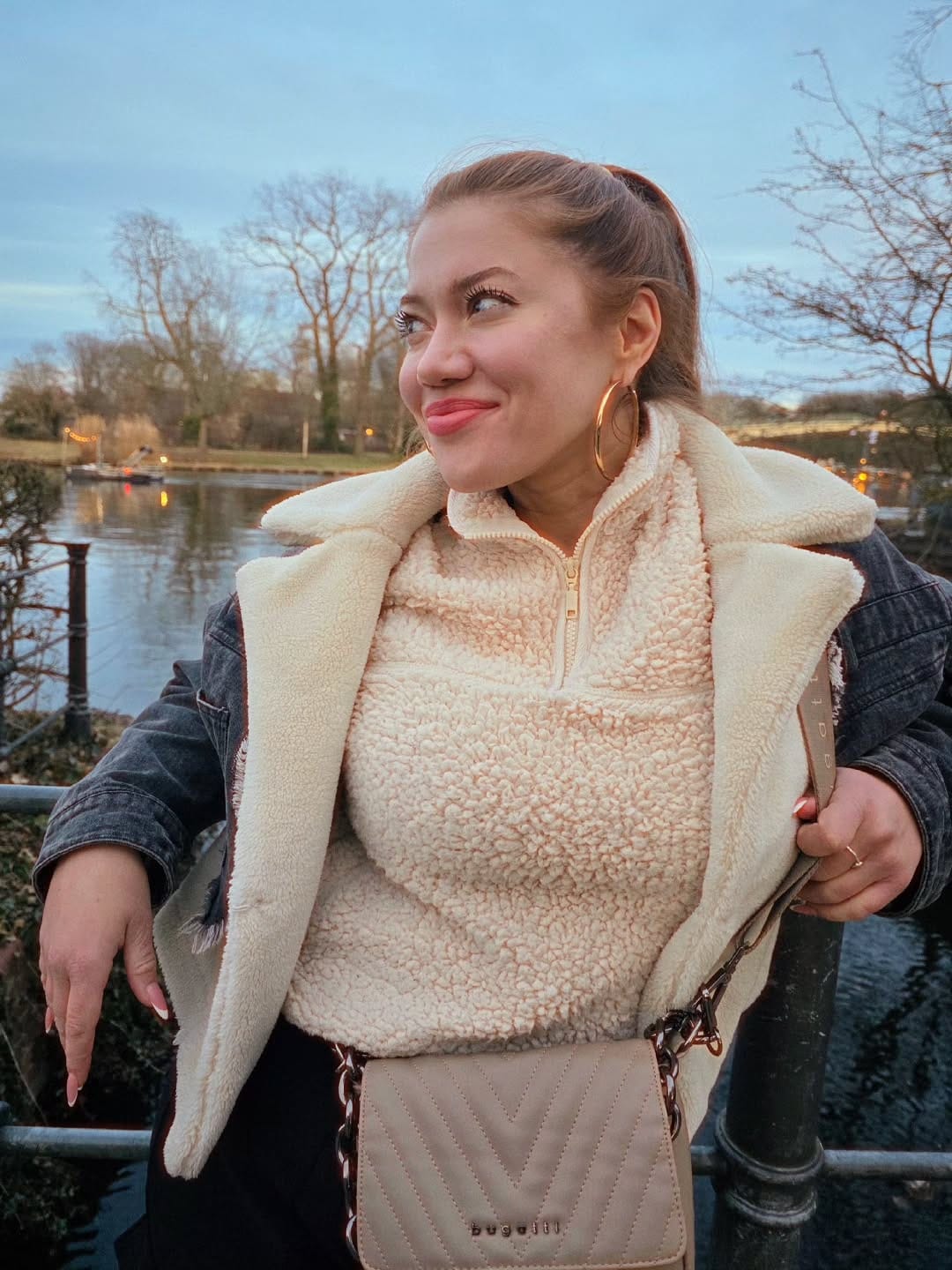Post 3 by J.M. Sarah Grüner on Instagram (image)