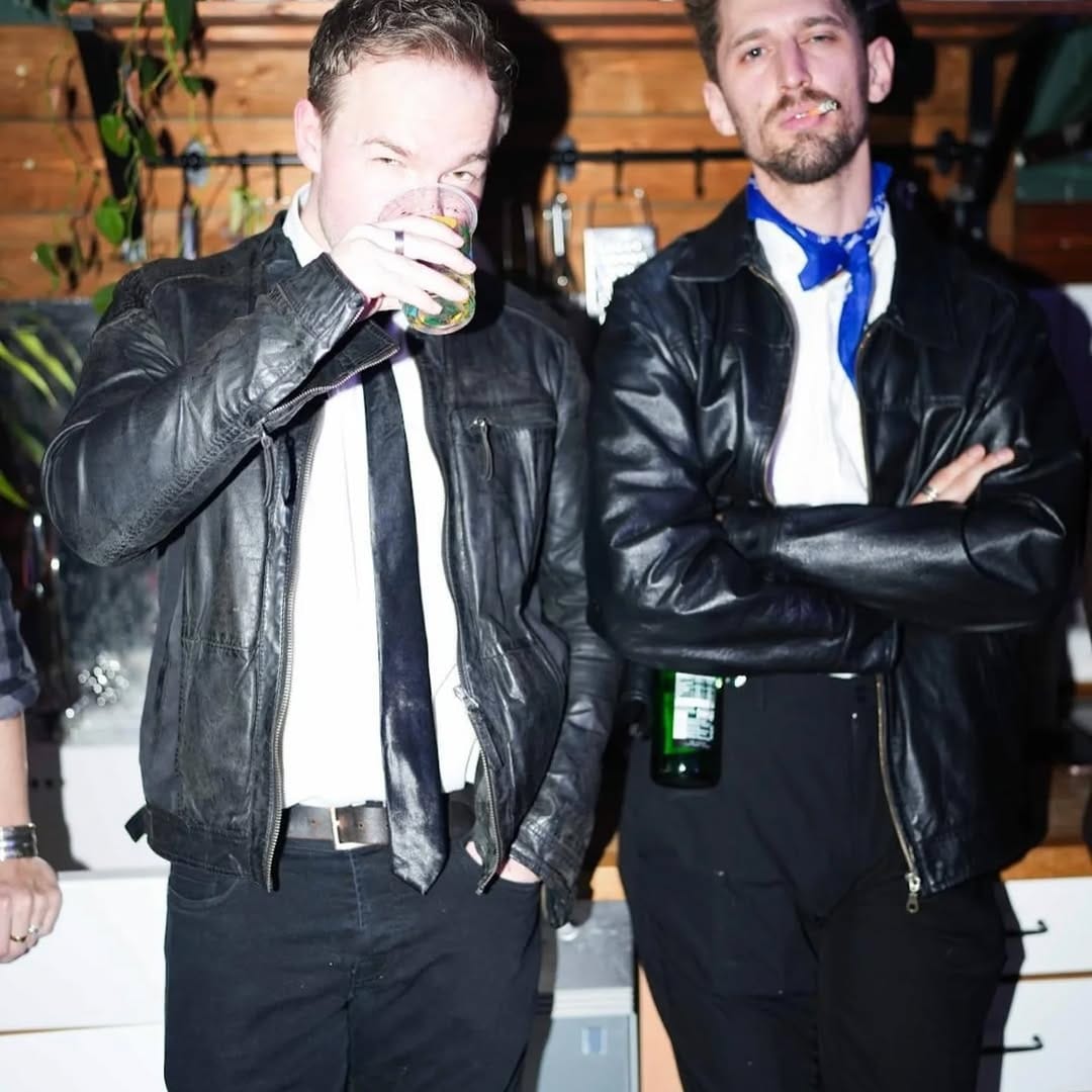 Post 10 by VOICIANS on Instagram (carousel)