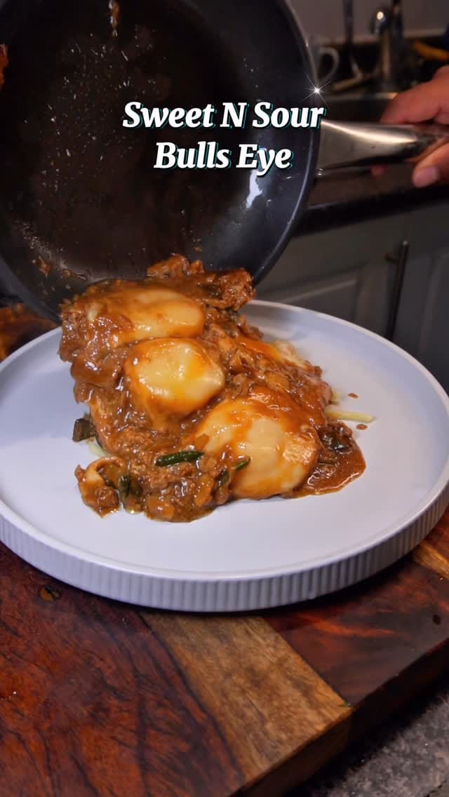 Post 3 by Eat with Mikz on Instagram (video)