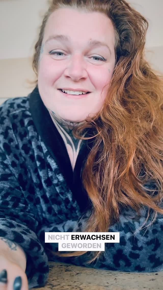 Post 2 by Tina Hundertfarben Tattoo Artist on Instagram (video)