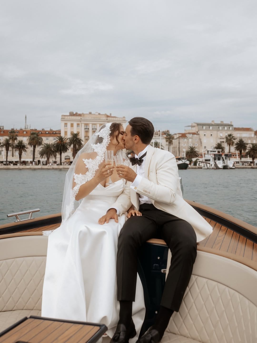 Post 1 by 𝐋𝐀𝐍𝐀 - Photographer on Instagram (carousel)