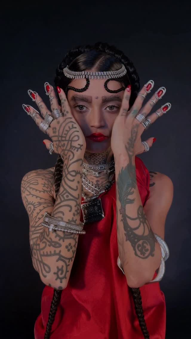 Post 5 by THE NAKED MOON Photography on Instagram (video)