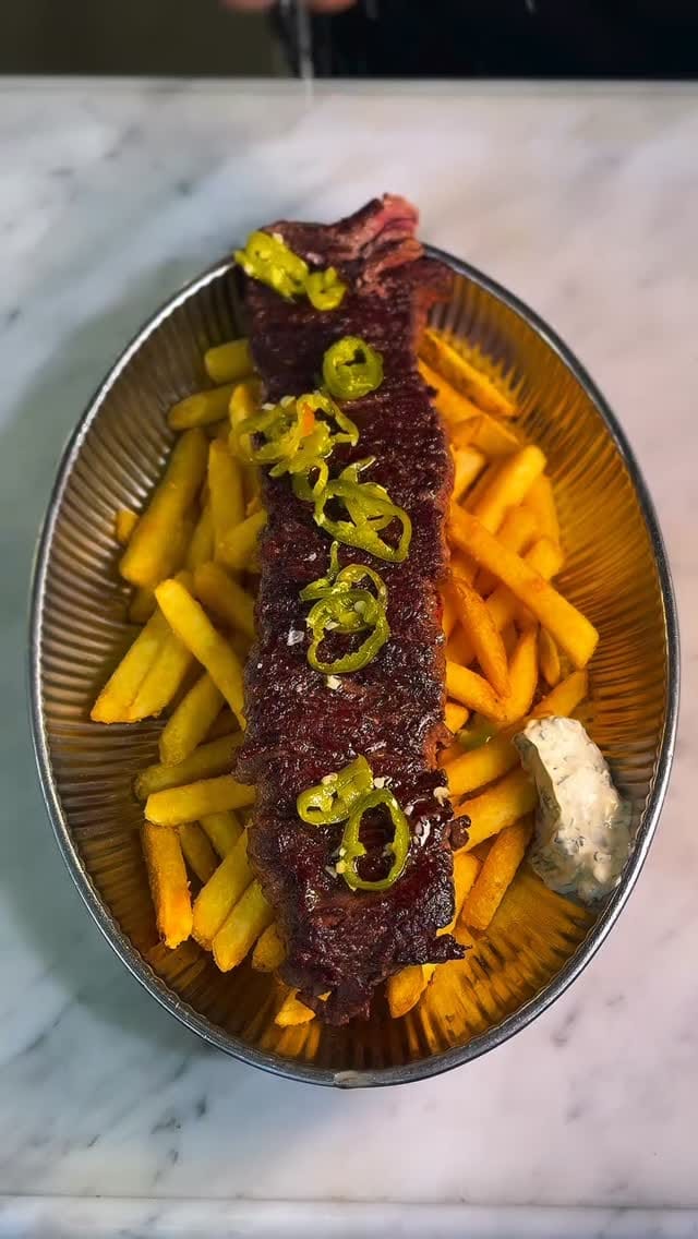 Post 1 by tehran resturants on Instagram (video)