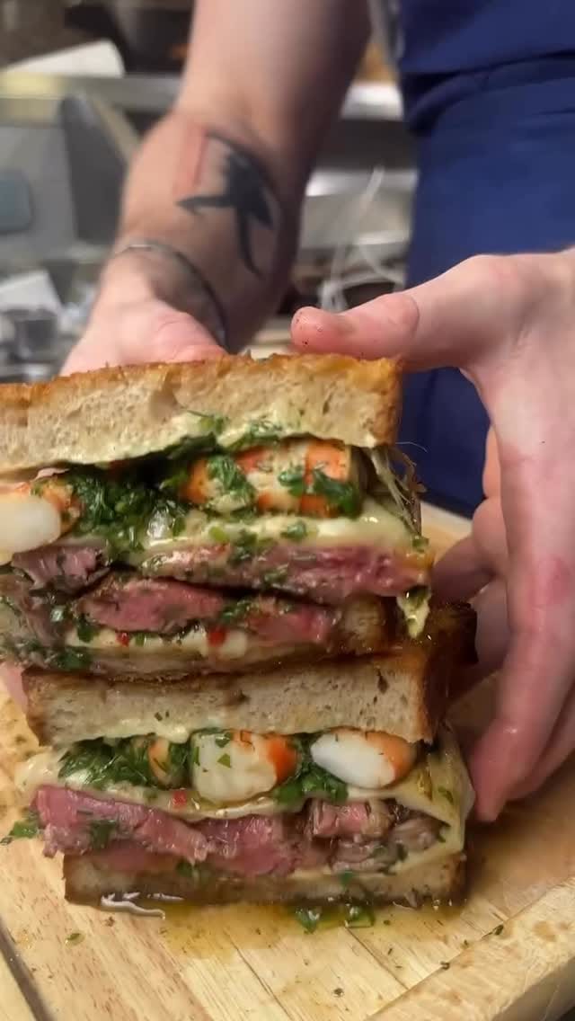Post 7 by tehran resturants on Instagram (video)