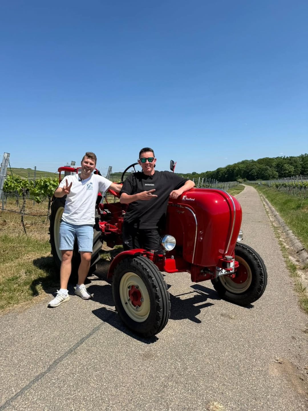 Post 5 by Agrartechnik Werra-Meißner on Instagram (carousel)