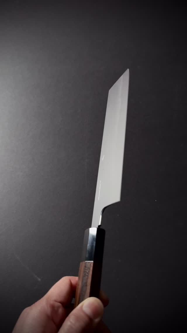 Post 3 by Tosho Knife Arts on Instagram (video)