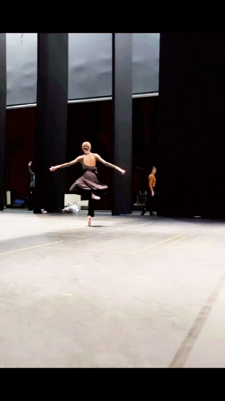 Post 9 by ＭＡＲＩＡ  ＫＯＵＳＯＵＮＩ on Instagram (video)