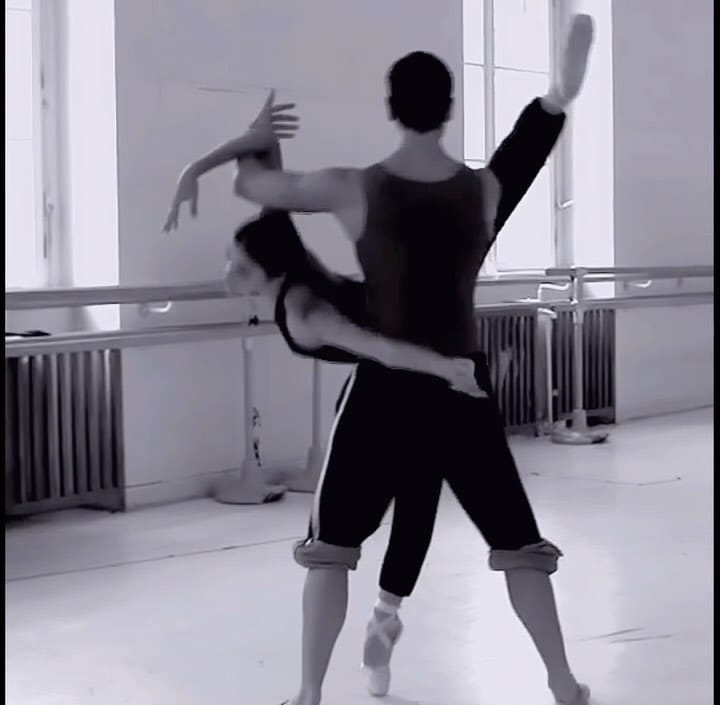 Post 6 by ＭＡＲＩＡ  ＫＯＵＳＯＵＮＩ on Instagram (video)