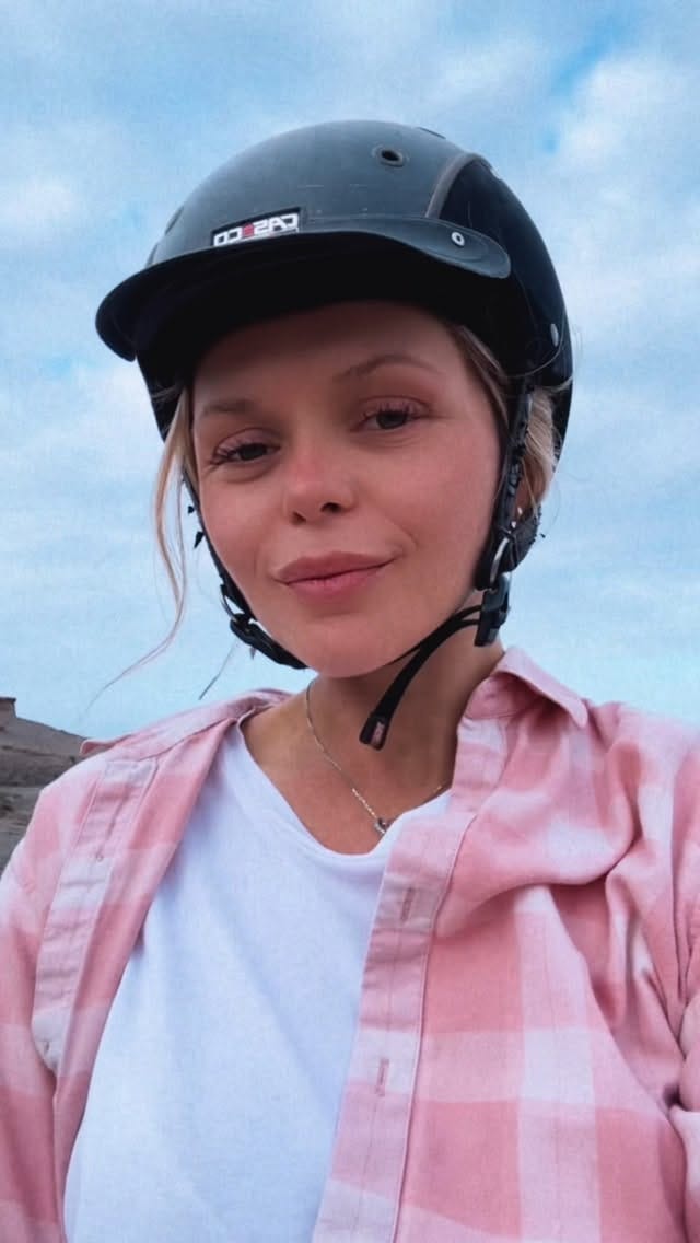 Post 2 by 💜 𝓑𝓾𝓼𝓲𝓷𝓴𝓪  💜 on Instagram (video)