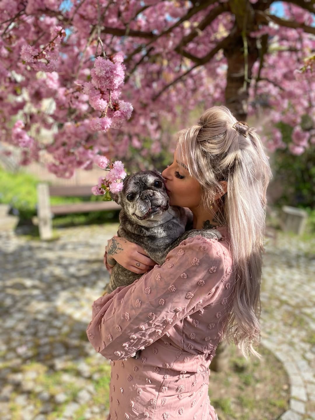 Post 7 by 𝓕𝓻𝓪𝓷𝔃𝓲   ♥ on Instagram (carousel)