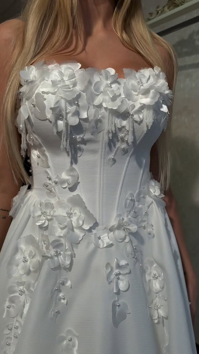 Post 9 by Jils-Bride Neumünster on Instagram (video)