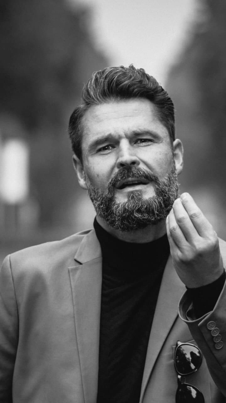 Post 6 by Portrait Fotograf Liborio on Instagram (video)