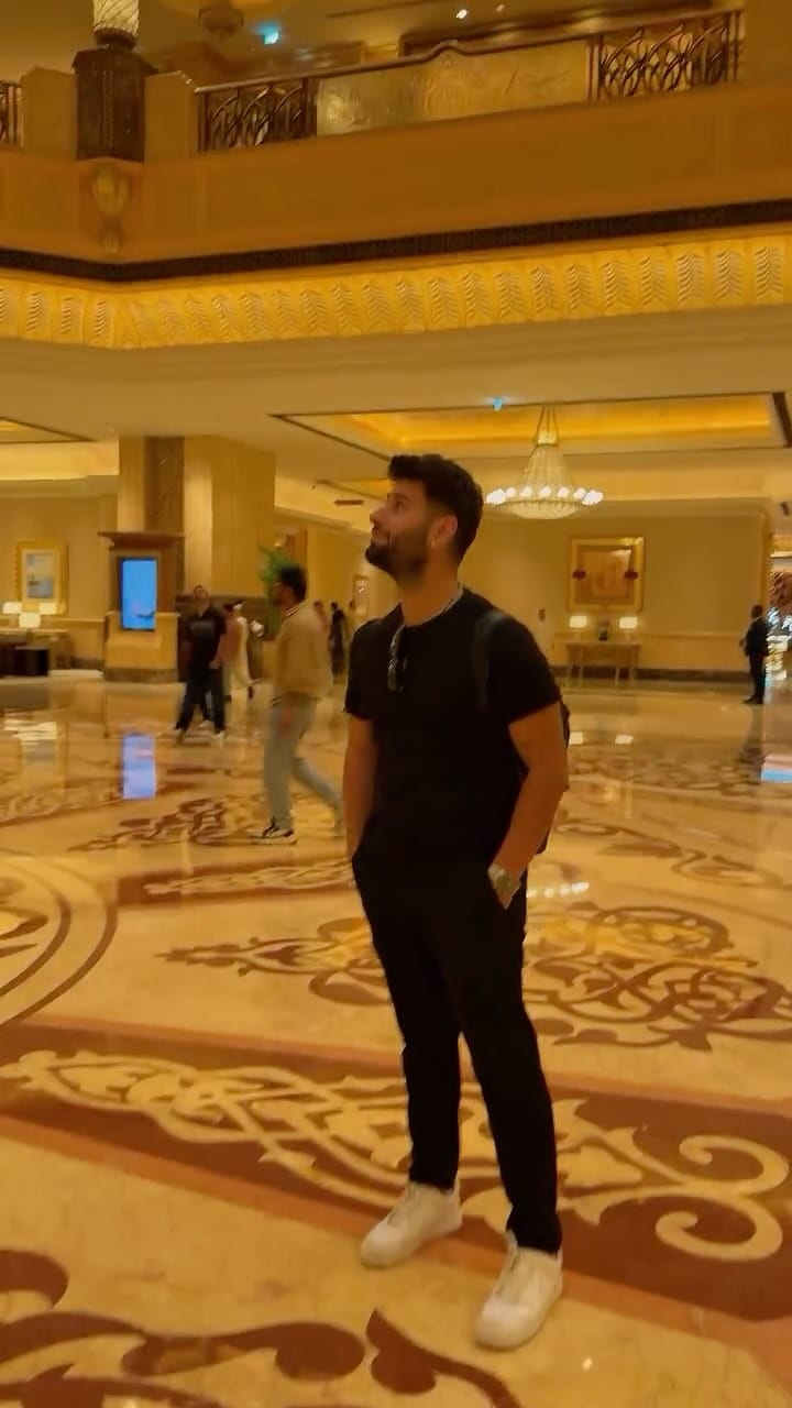 Post 3 by Aaron Tanrıverdi on Instagram (video)