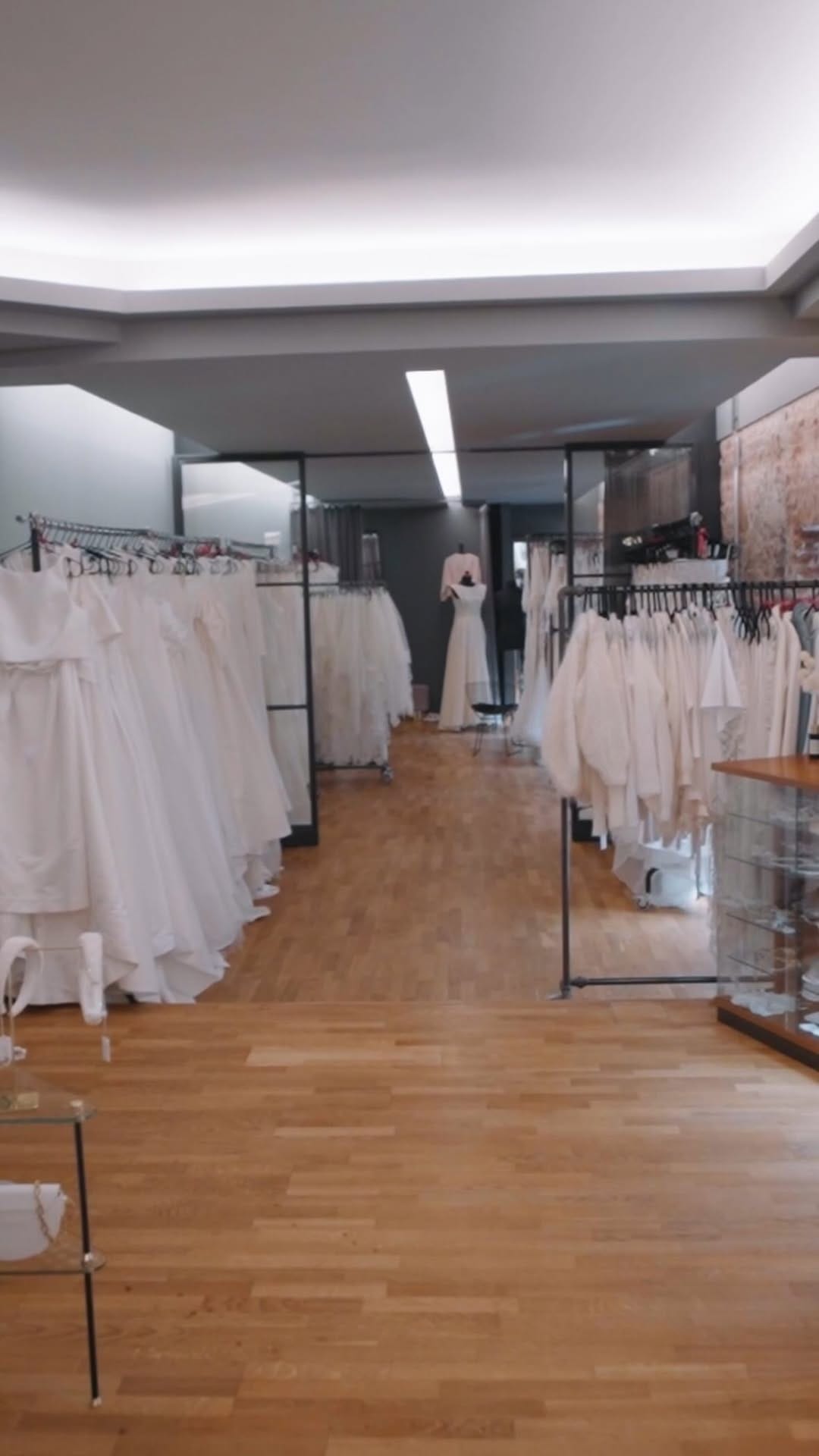 Post 10 by Salon | Bridal&Evening Wear 👰🏻 on Instagram (video)