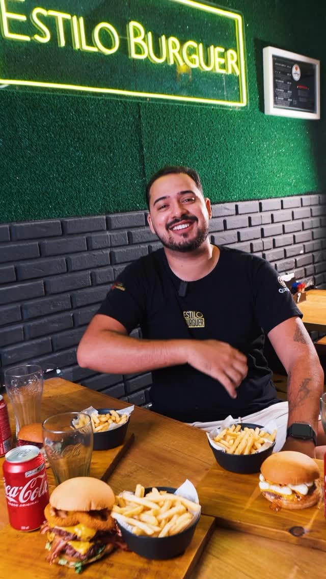 Post 2 by Estilo Burguer on Instagram (video)