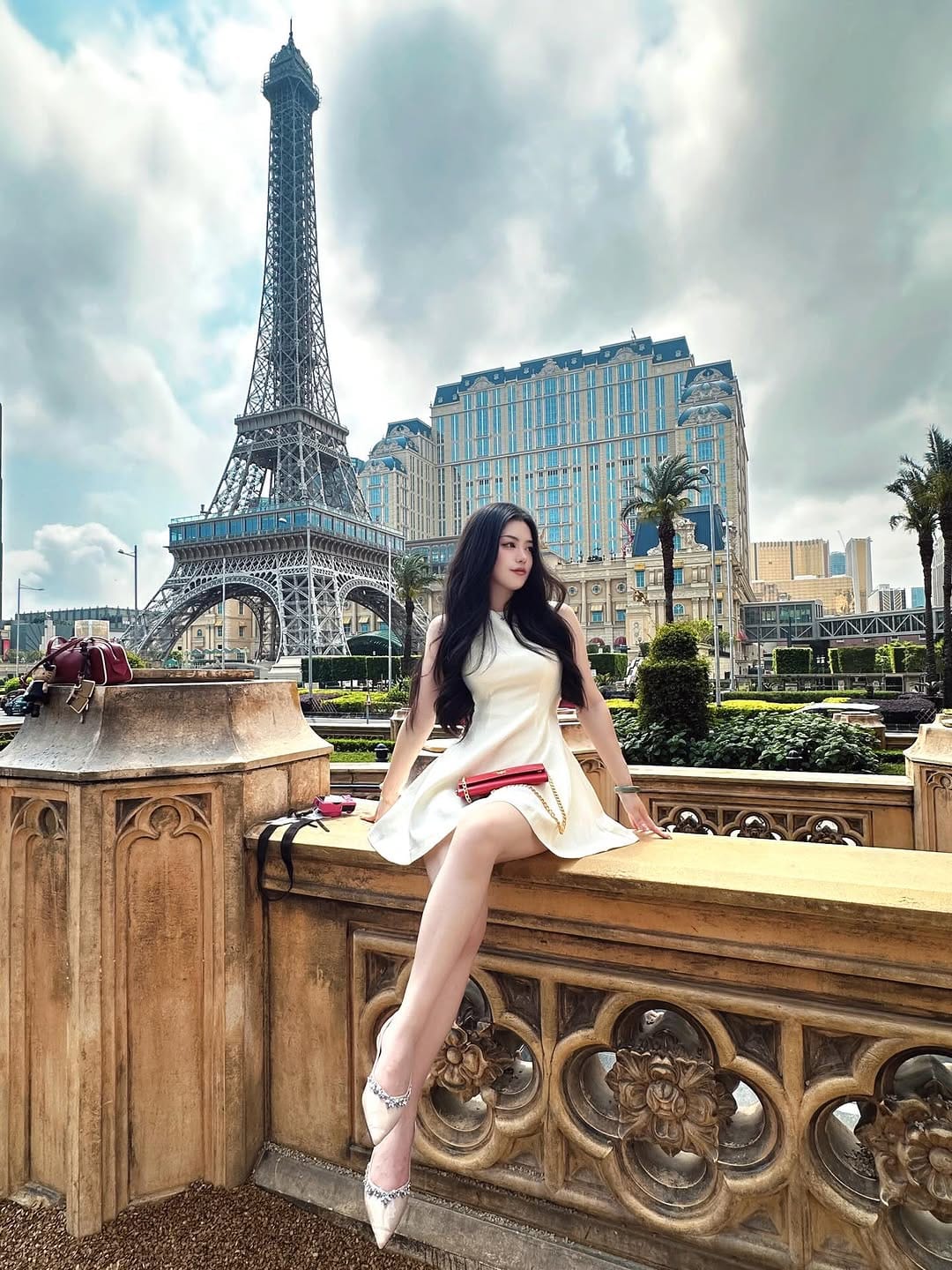 Post 6 by Do77reen on Instagram (carousel)