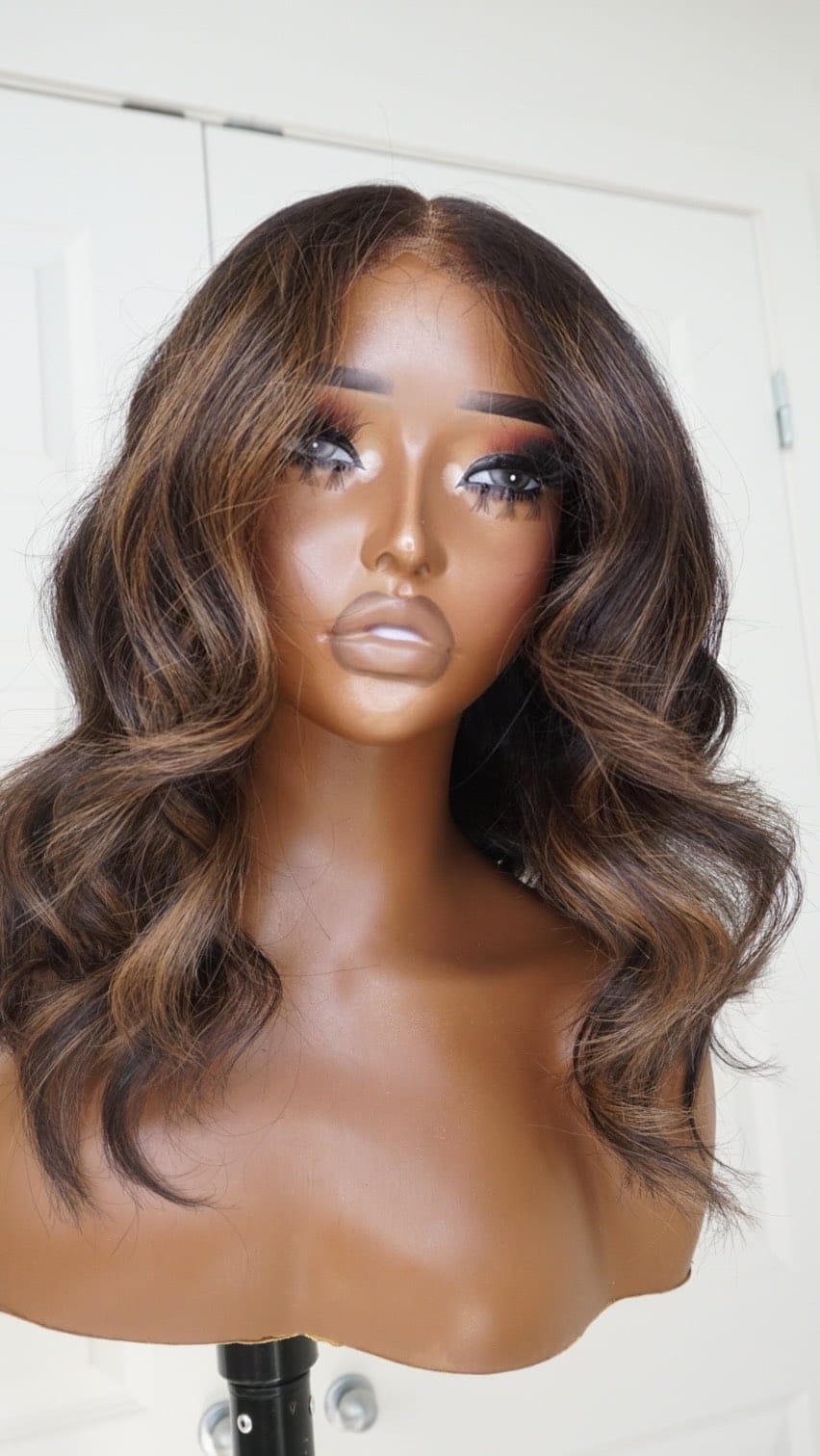 Post 6 by Exclusive Custom Made wigs • Extensions • Wig Colorist on Instagram (video)