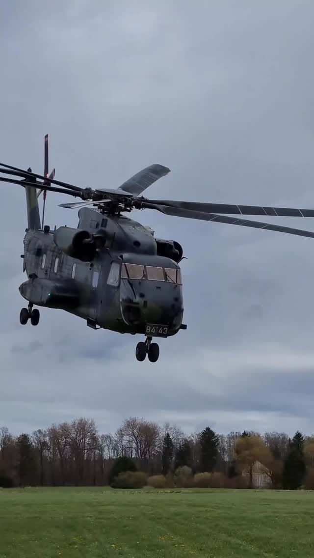Post 6 by Alexander Klingelhöller on Instagram (video)