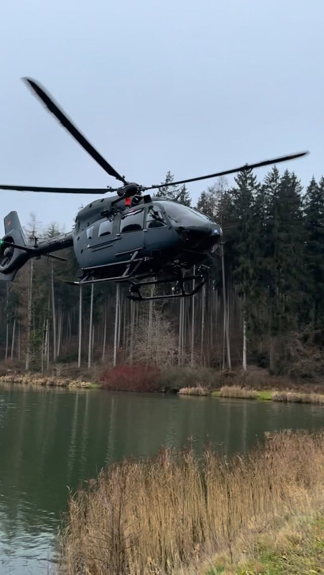 Post 2 by Alexander Klingelhöller on Instagram (video)