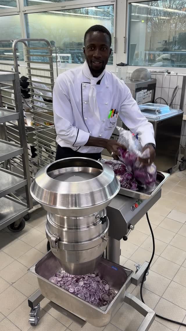 Post 8 by The black Chef “Coach”| private account:  moreno_saho on Instagram (video)