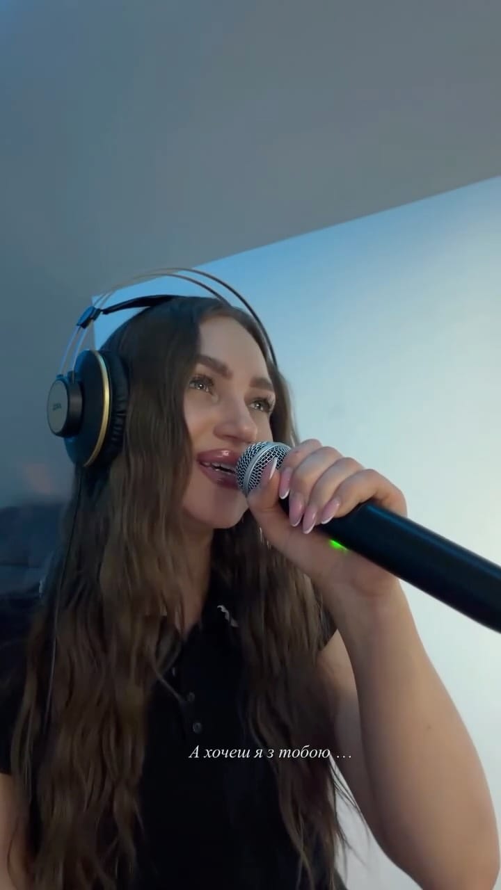 Post 1 by Viktoria Vatashchuk | Live Singer on Instagram (video)