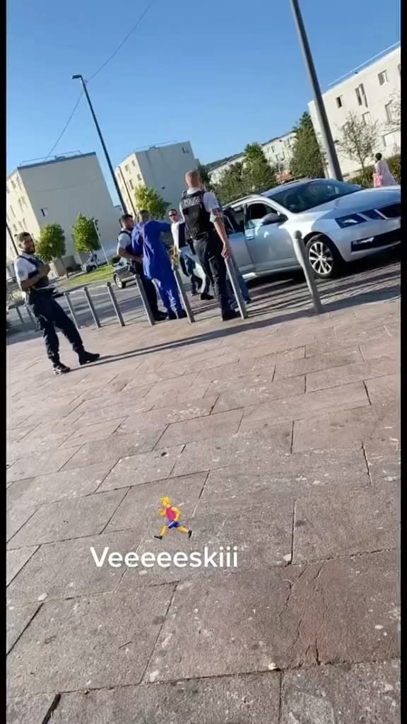 Post 7 by videos_folles94 on Instagram (video)