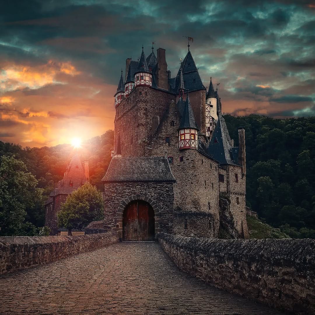 Post 3 by Daniel Platz - Germany on Instagram (image)