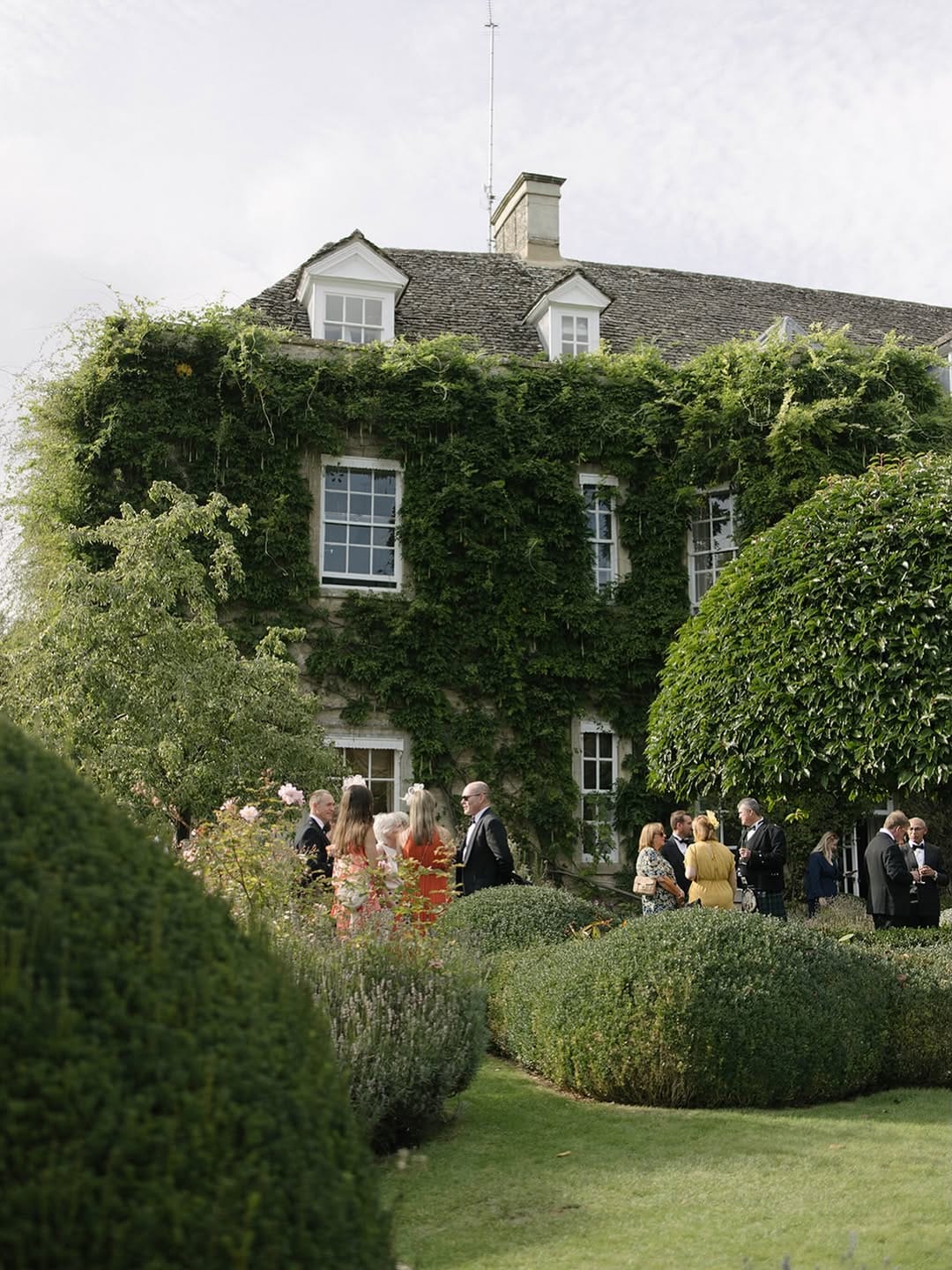 Post 2 by Attabara Studio | UK Wedding Planner on Instagram (image)