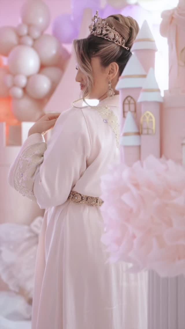 Post 10 by Nissrine Catering on Instagram (video)