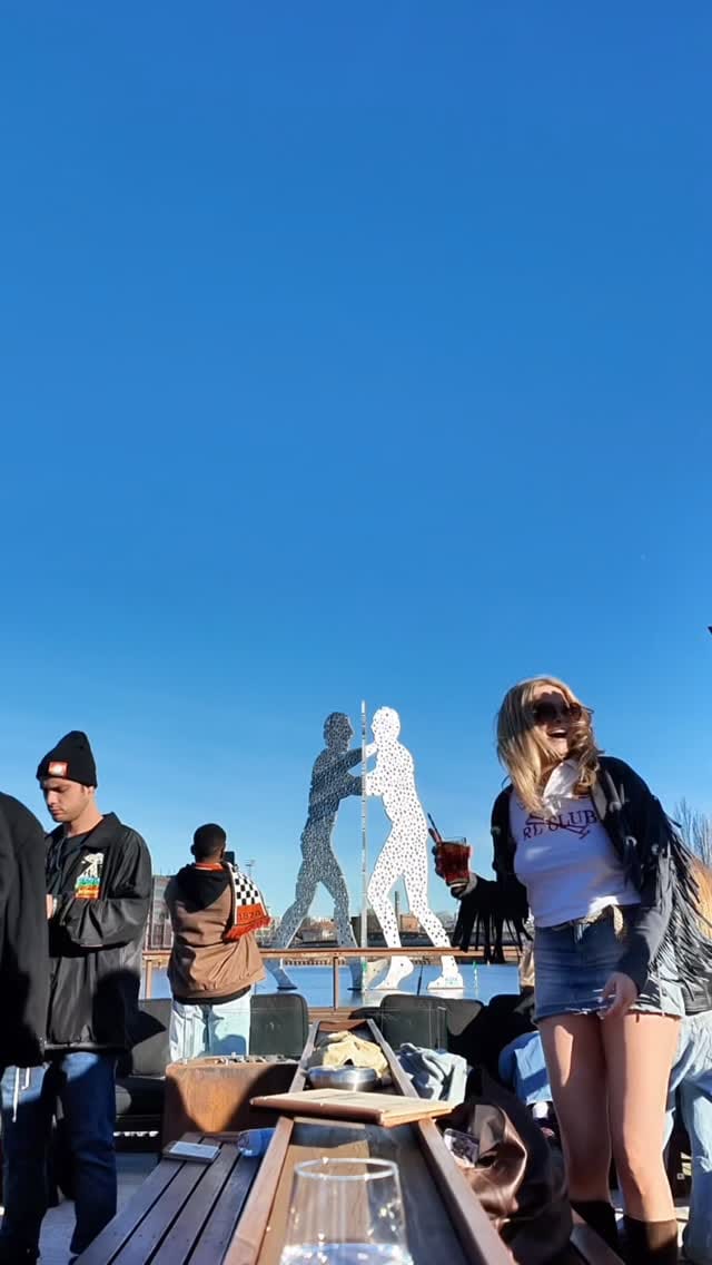 Post 3 by Hauptstadtfloss Berlin on Instagram (video)