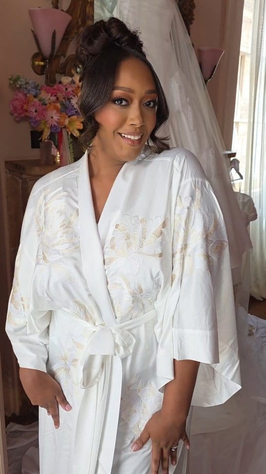 Post 5 by New Orleans Makeup Artist Team | Tracie Turner on Instagram (video)