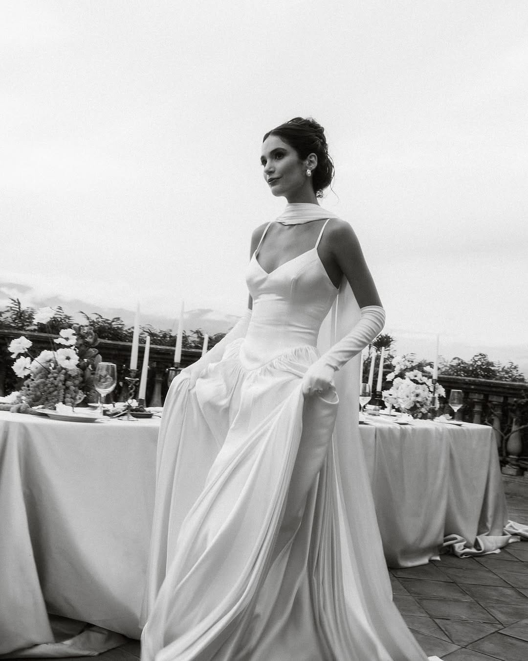 Post 10 by WEDDING PHOTOGRAPHERS Lake Como, Tuscany, Italy, Mallorca on Instagram (carousel)
