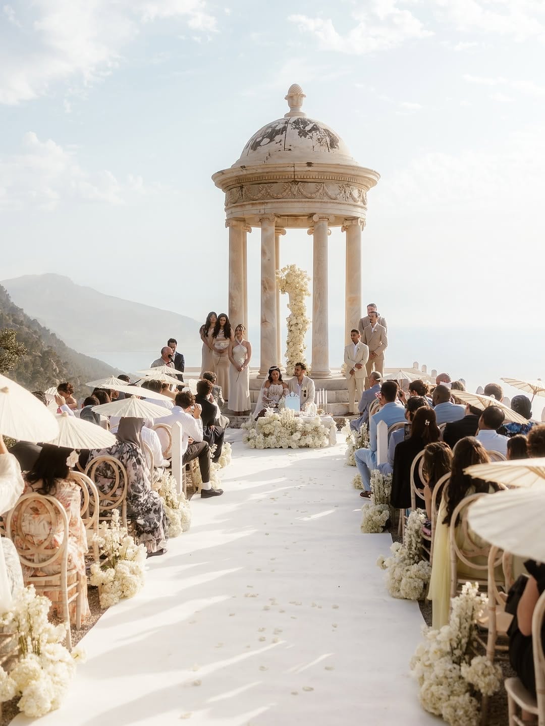 Post 9 by WEDDING PHOTOGRAPHERS Lake Como, Tuscany, Italy, Mallorca on Instagram (carousel)
