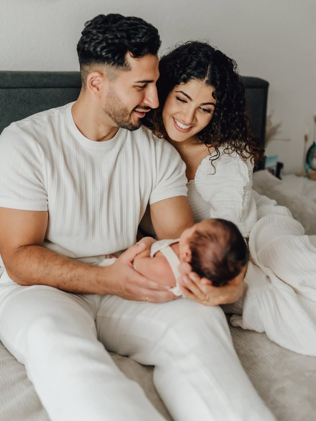 Post 4 by Aga | Family & Maternity Photographer | Alicante Benidorm Calp on Instagram (carousel)