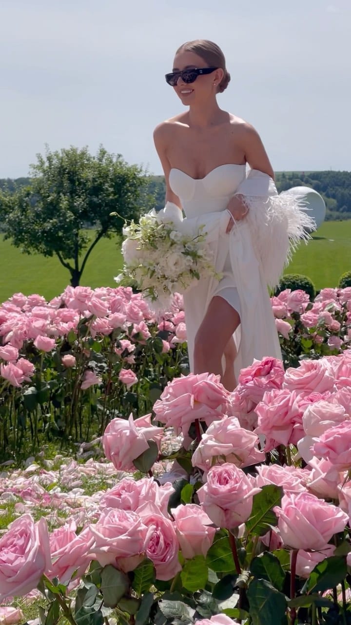 Post 10 by Wedding planner agency J.KO Gallery by Julia Kovinko on Instagram (video)