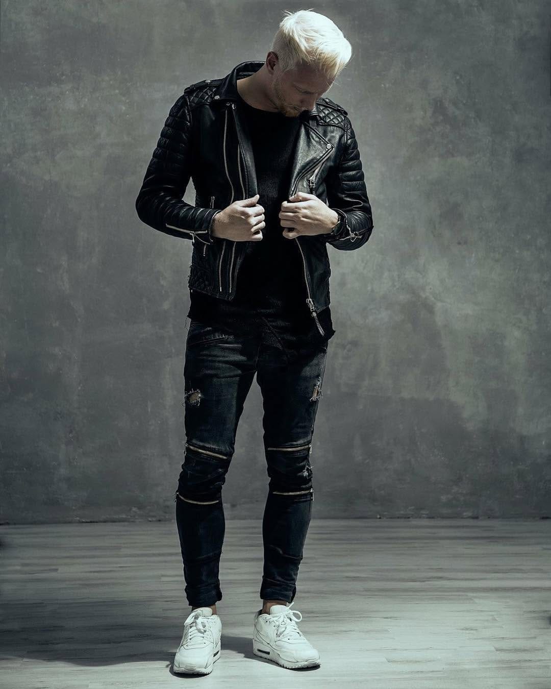 Post 9 by Julian on Instagram (image)