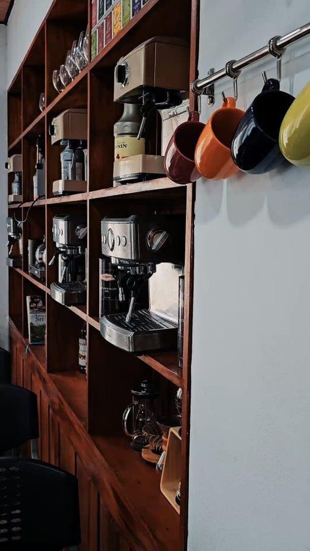 Post 10 by Colombo Bartender & Barista School - Dickmans Road on Instagram (video)