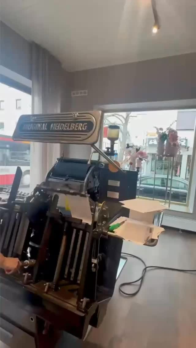 Post 3 by Tanja Kugelmann | Letterpress, stationery & design on Instagram (video)