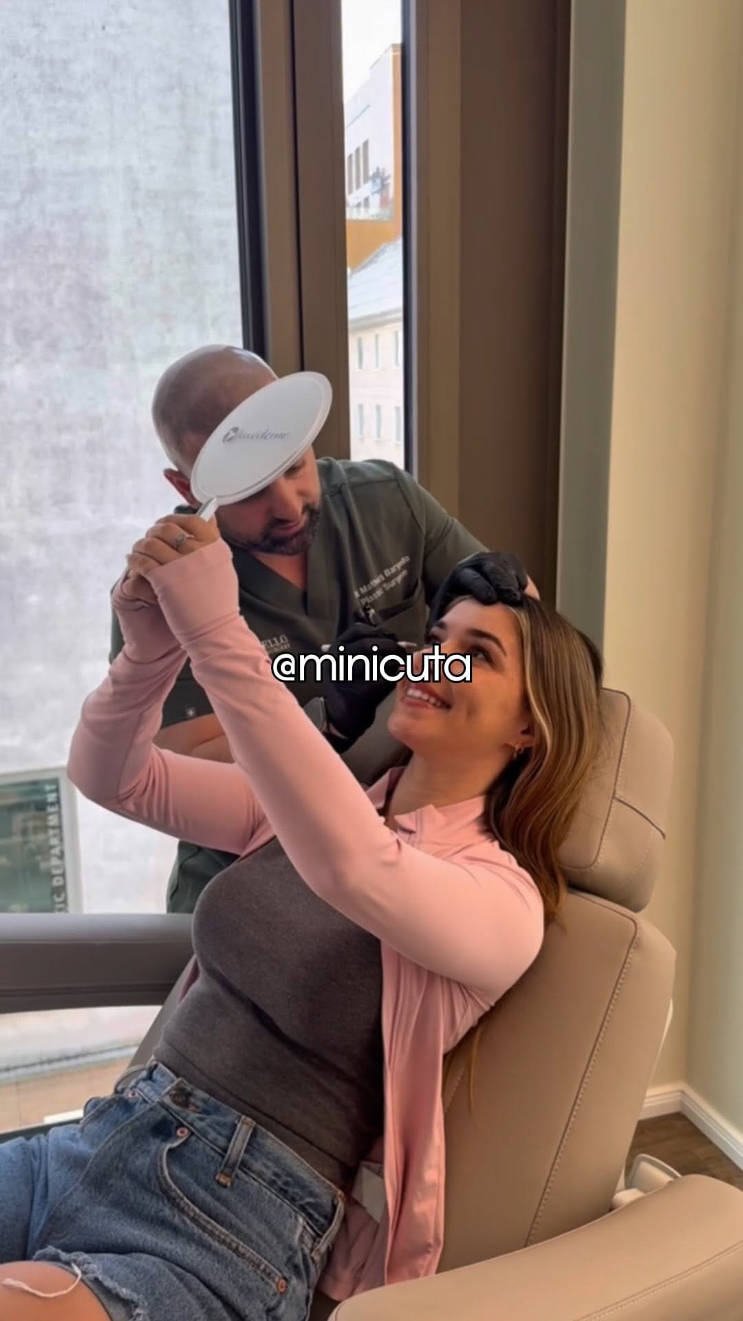 Post 4 by Dr. med. Mathias Bargello on Instagram (video)