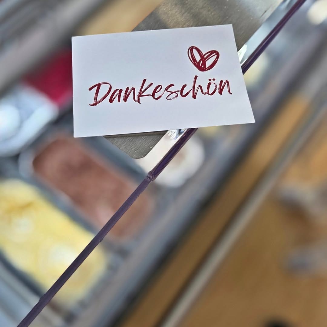 Post 8 by Universitätsklinikum Dresden on Instagram (carousel)