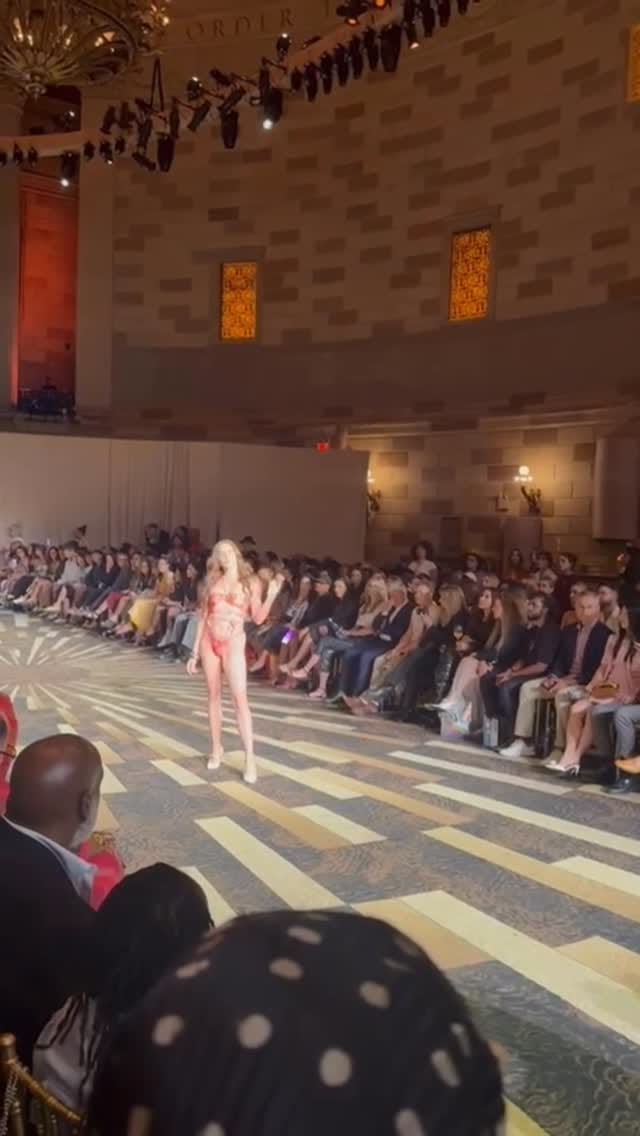 Post 8 by Jessica Gomez | Fashion & Jewelry Model on Instagram (video)